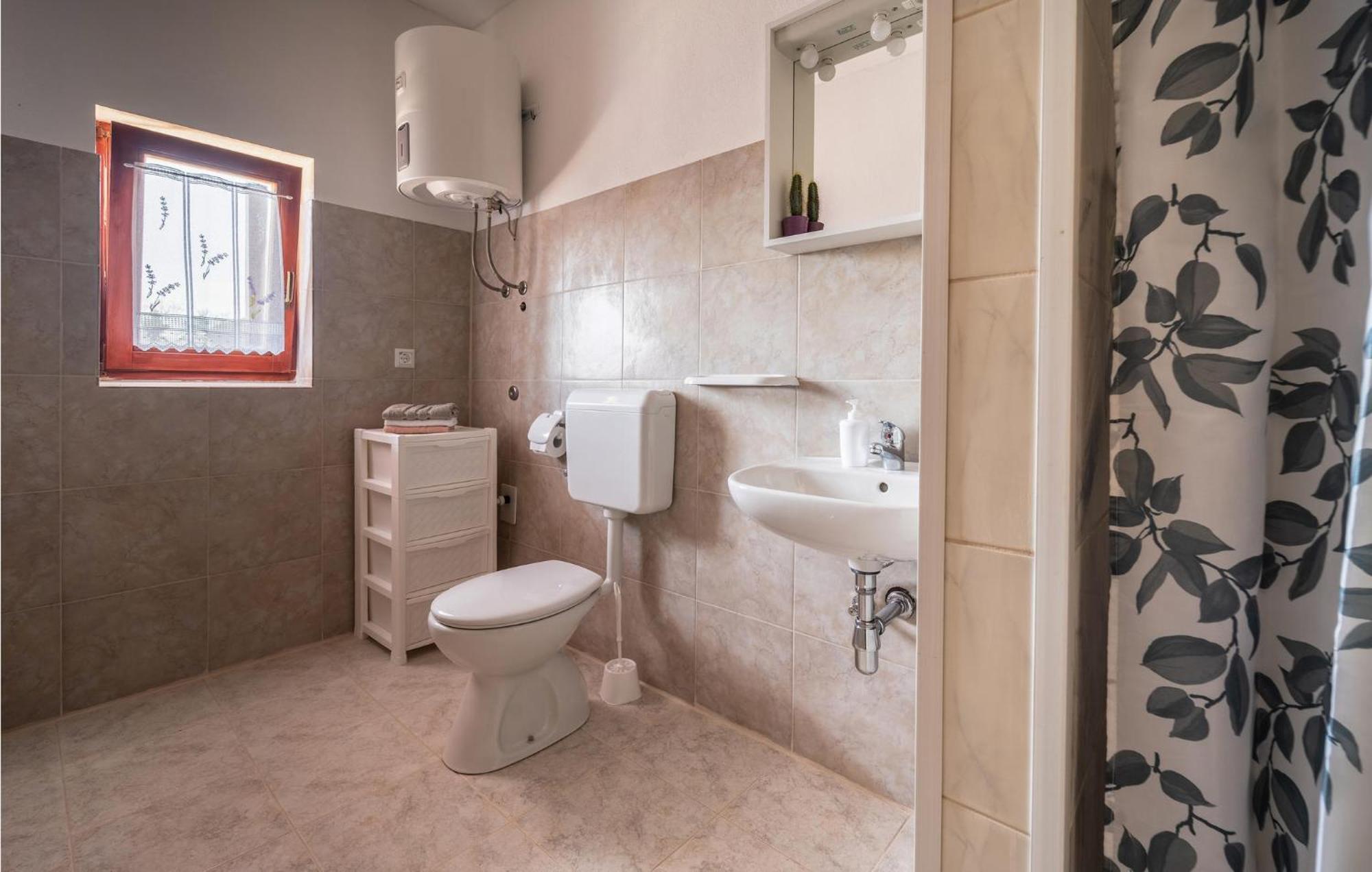 Beautiful Apartment In Krnica With Kitchen ภายนอก รูปภาพ